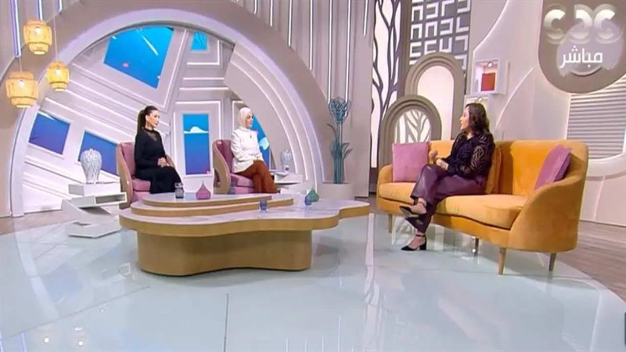 قواعد الذوق.. كيف تستقبلون ضيوفكم في المنزل وفق إتيكيت الزيارات؟